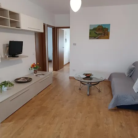 House Apartment *