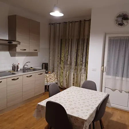 House Apartment *